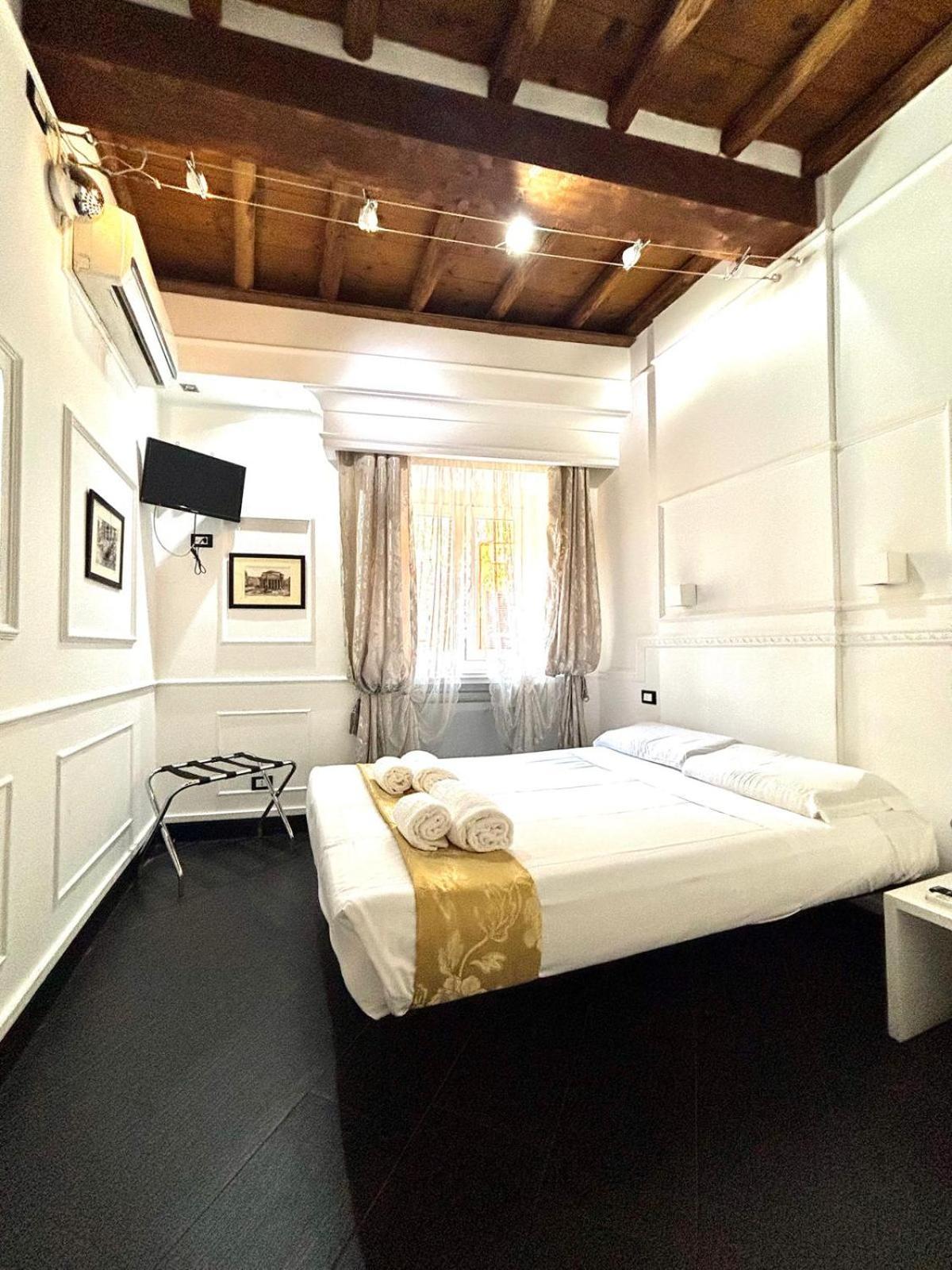 ลันติกา โลกันดา เดลลอร์โซ Hotel โรม ภายนอก รูปภาพ